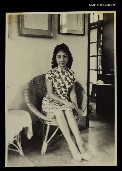 主要名稱：張漱菡在彰化家中留影（1958）圖檔，第1張，共1張