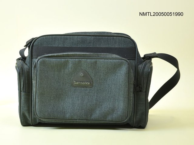 主要名稱：手提旅行袋圖檔，第1張，共1張