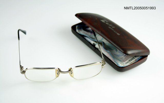 主要名稱：眼鏡圖檔，第3張，共3張