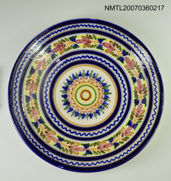 主要名稱：幸福的盤子（1）彩繪瓷盤圖檔，第1張，共2張