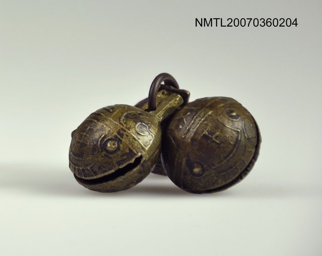 主要名稱：鄉愁（銅鈴）圖檔，第1張，共1張