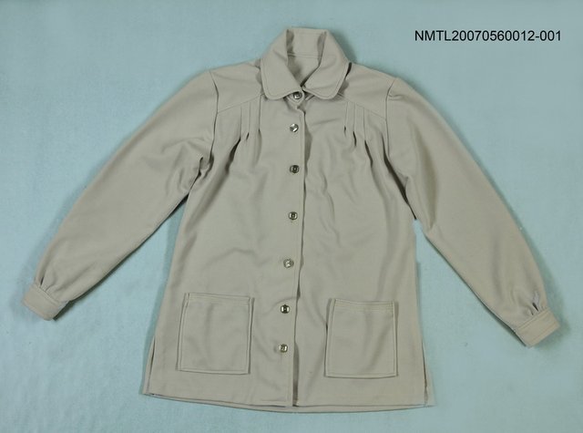 主要名稱：灰色上衣圖檔，第1張，共1張