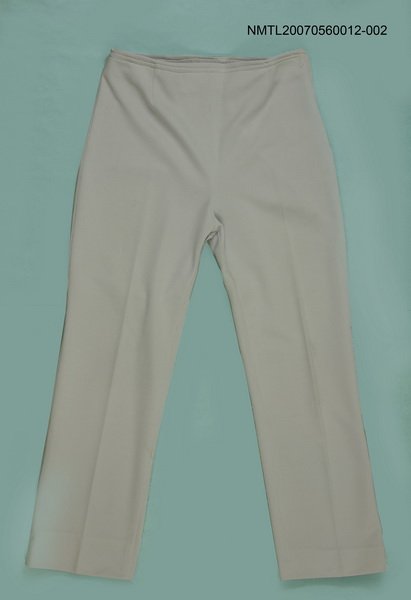 主要名稱：灰色上長褲圖檔，第1張，共1張