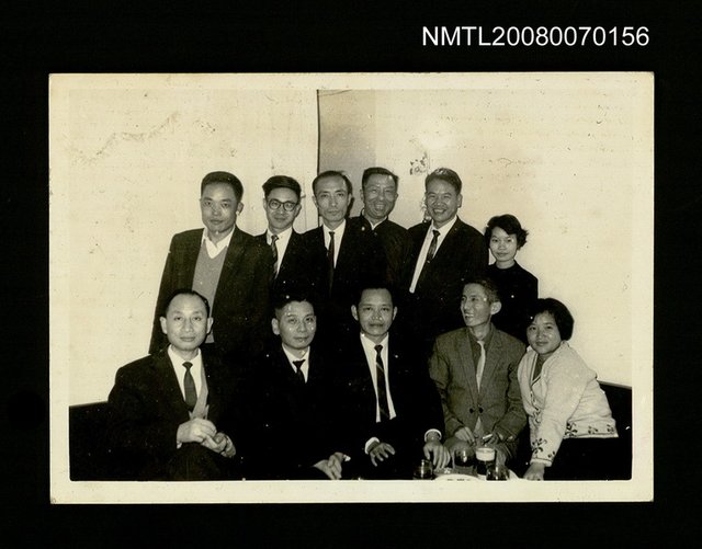 主要名稱：蕭白與周介塵等多人合影圖檔，第1張，共1張