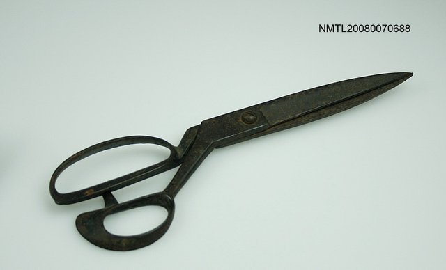 主要名稱：鐵製長剪刀圖檔，第1張，共1張