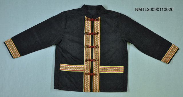 主要名稱：圖騰長袖上衣圖檔，第1張，共1張