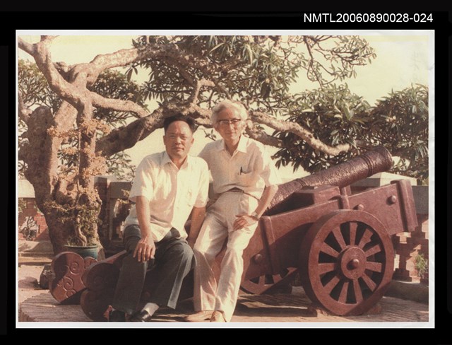 主要名稱：段彩華與朱西甯合影(影本)圖檔，第1張，共2張