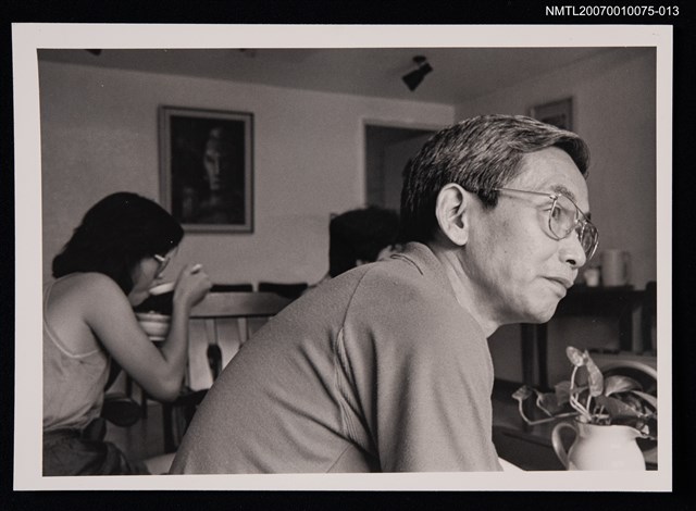 主要名稱：向明居家照（側臉）圖檔，第1張，共1張