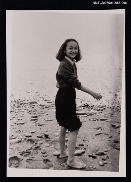 主要名稱：敻紅之女獨照（翻拍照）圖檔，第1張，共1張