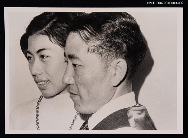 主要名稱：辛鬱與○○○合照（頭部特寫）（翻拍照）圖檔，第1張，共1張