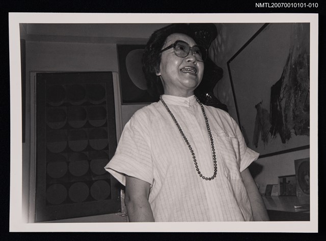 主要名稱：蓉子居家獨照圖檔，第1張，共1張