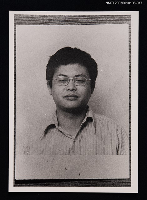 主要名稱：楊牧獨照（翻拍照）圖檔，第1張，共1張