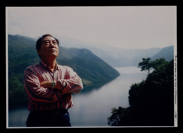 主要名稱：辛鬱與友人合照照片圖檔，第45張，共48張