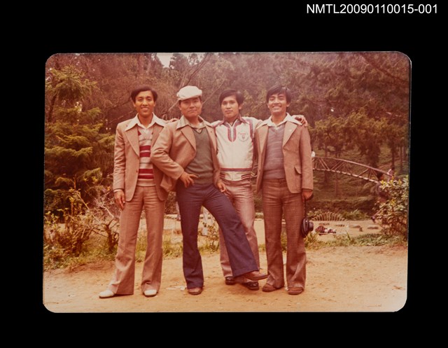 主要名稱：霍斯陸曼．伐伐各時期與友人合照-1圖檔，第1張，共1張