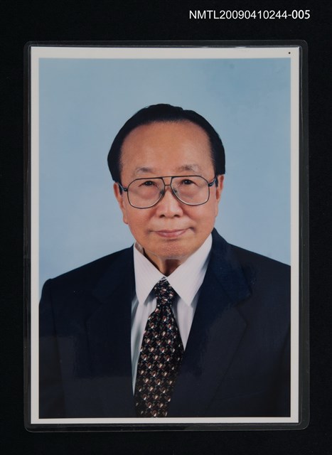 主要名稱：黃文範時年75歲獨照圖檔，第1張，共1張