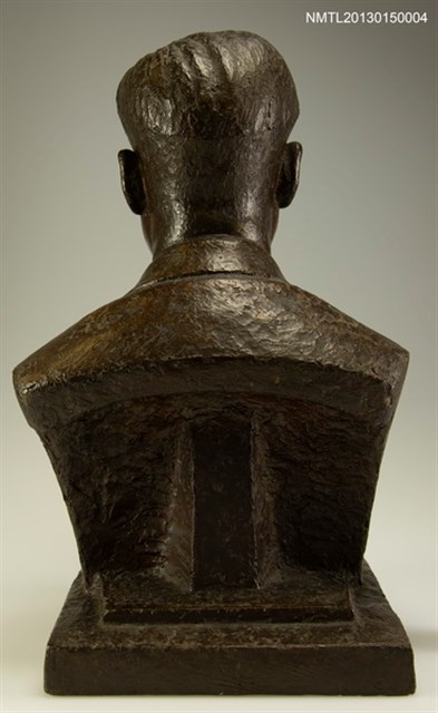 主要名稱：洪炎秋半身塑像圖檔，第3張，共3張