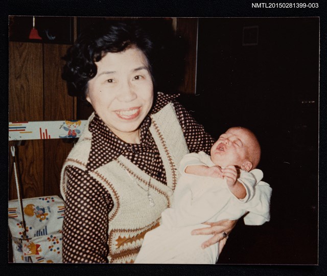 主要名稱：琦君與小孩合照2-3圖檔，第1張，共2張