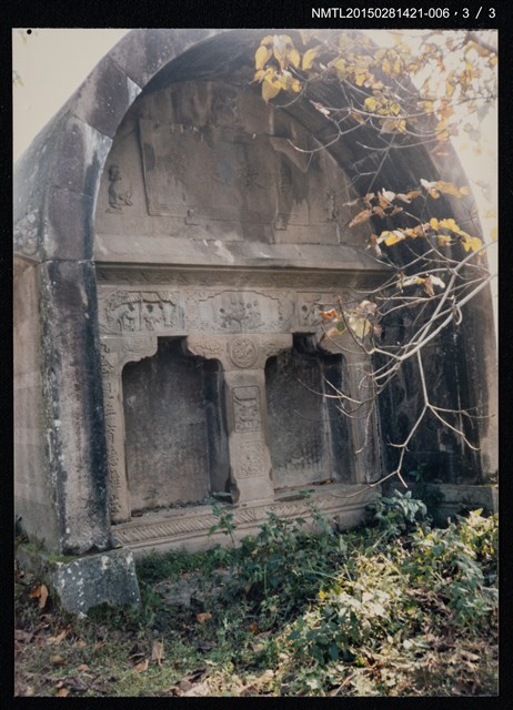 主要名稱：琦君1990年大陸返鄉11-6(李唐基與李晝堂等人北京祭拜母親、返鄉掃墓墓園照)圖檔，第4張，共4張