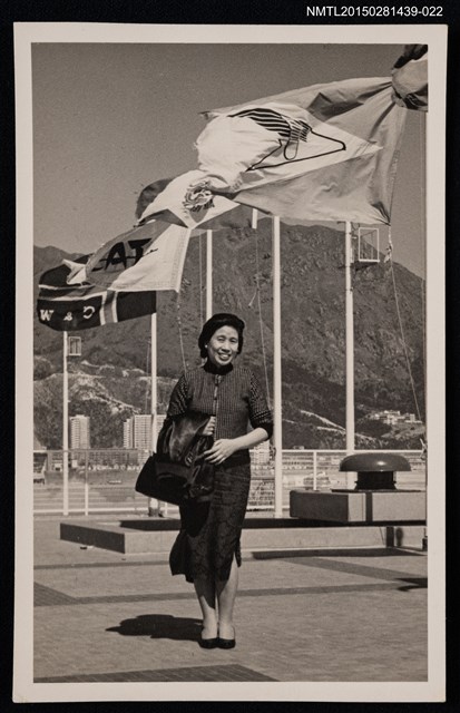 主要名稱：琦君友人石韻薇獨照1-22圖檔，第1張，共2張