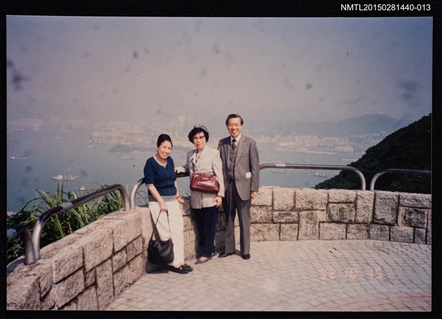 主要名稱：琦君夫婦與友人石韻薇合照2-13圖檔，第1張，共2張