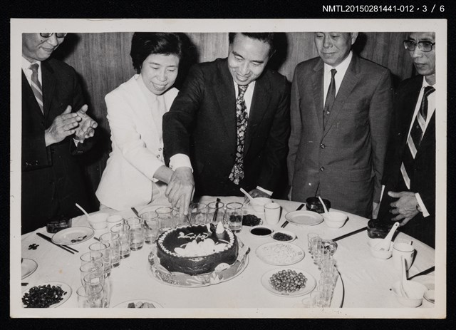 主要名稱：琦君領獎活動照12(第二次1970年慶祝會)圖檔，第4張，共7張