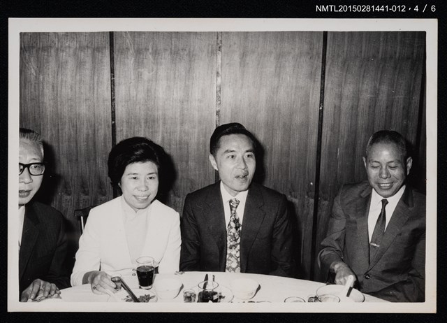 主要名稱：琦君領獎活動照12(第二次1970年慶祝會)圖檔，第5張，共7張