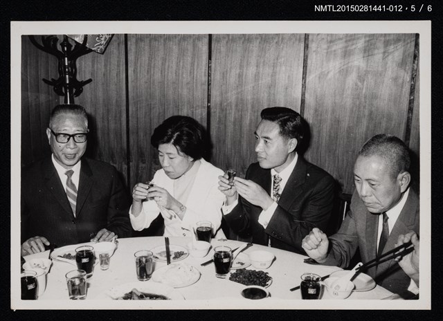 主要名稱：琦君領獎活動照12(第二次1970年慶祝會)圖檔，第6張，共7張