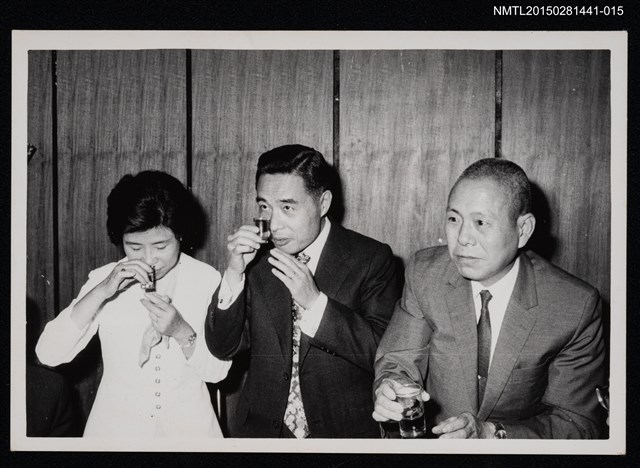 主要名稱：琦君領獎活動照15(第二次1970年慶祝會)圖檔，第1張，共1張