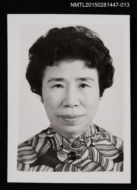 主要名稱：琦君獨照1-13圖檔，第1張，共1張