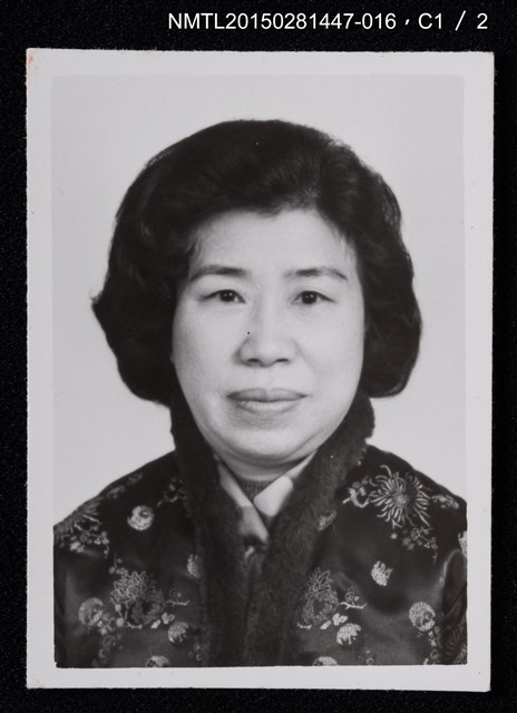 主要名稱：琦君獨照1-16圖檔，第2張，共3張