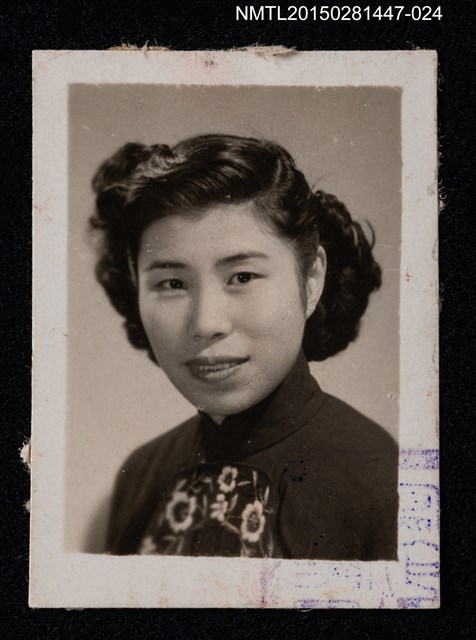 主要名稱：琦君獨照1-24圖檔，第1張，共2張