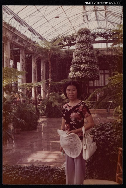 主要名稱：琦君個人生活照2-30（費城長木公園）圖檔，第1張，共1張