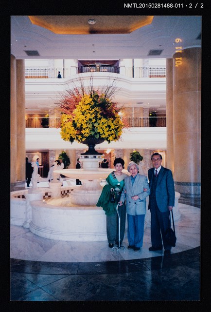 主要名稱：琦君夫婦與北美友人合照（琦君夫婦與宋淑萍合照）11圖檔，第3張，共3張