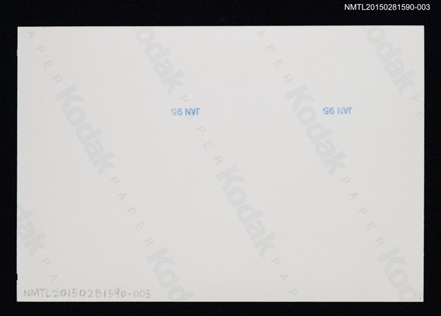 主要名稱：琦君夫婦與程明琤、譚煥瑛、張鳳等人合照（琦君與譚煥瑛合照）3圖檔，第2張，共2張