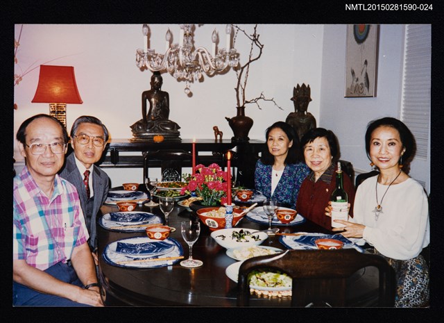 主要名稱：琦君夫婦與程明琤、譚煥瑛、張鳳等人合照（琦君夫婦與譚煥瑛夫婦、程明琤合照）24圖檔，第1張，共1張