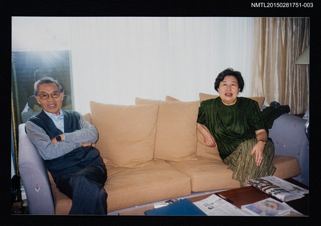 主要名稱：琦君夫婦與蔣竹君等人合照（李唐基與蔣竹君合照）3圖檔，第1張，共2張