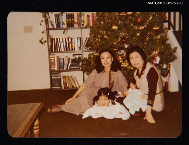 主要名稱：琦君夫婦與友人立寧家族合照3圖檔，第1張，共2張