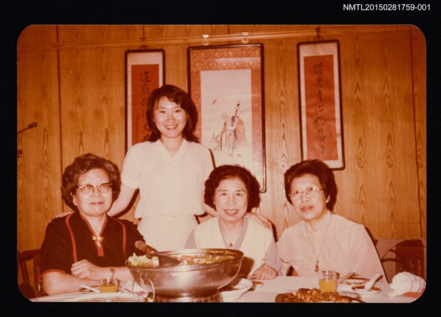 主要名稱：琦君與畢璞、友人安宜等人合照1圖檔，第1張，共1張