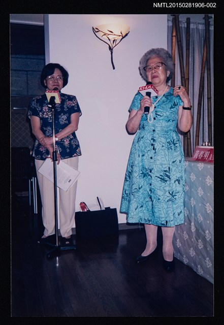 主要名稱：何凡與夏祖麗、黃春明等人出席《林海音傳》新書記者會照片2圖檔，第1張，共1張