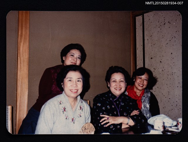主要名稱：琦君與林海音等人合照7圖檔，第1張，共1張