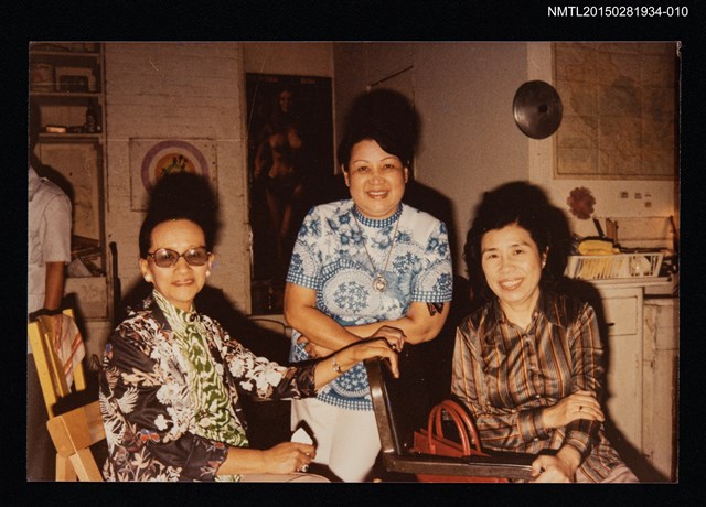 主要名稱：琦君與林海音等人合照10圖檔，第1張，共2張