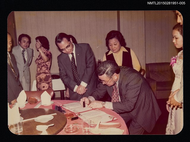 主要名稱：琦君與林海音、何凡餐敘合照5圖檔，第1張，共2張