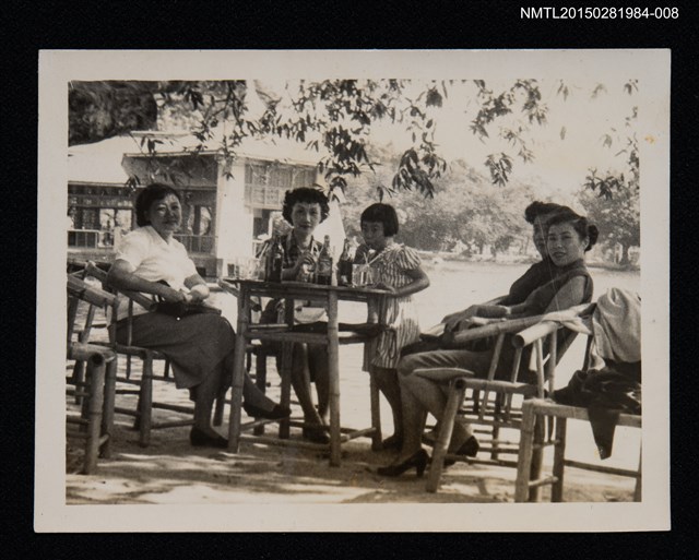 主要名稱：琦君與友人合照1-8圖檔，第1張，共1張