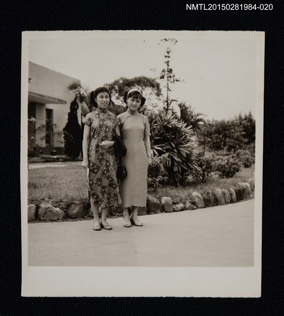 主要名稱：琦君與友人合照1-20圖檔，第1張，共1張