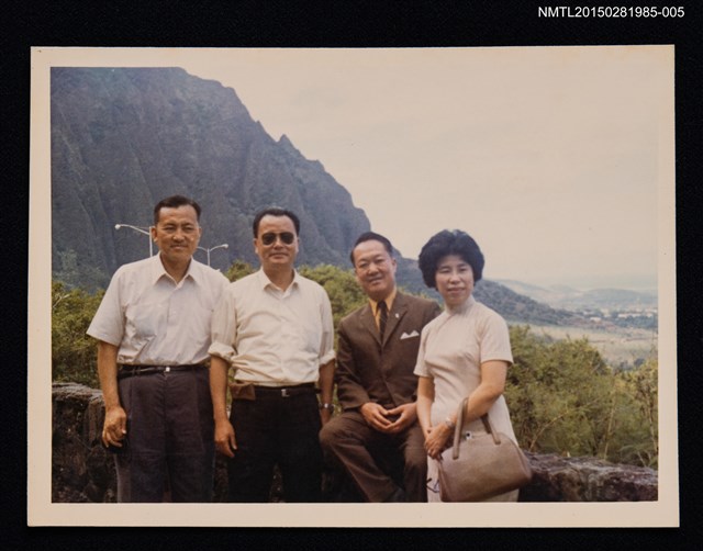 主要名稱：琦君與友人合照2-5圖檔，第1張，共1張