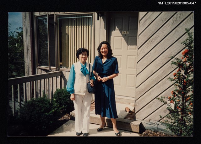 主要名稱：琦君與友人合照2-47圖檔，第1張，共1張