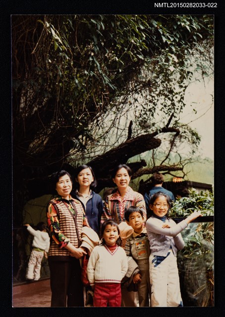 主要名稱：琦君夫婦與友人照2-22圖檔，第1張，共1張