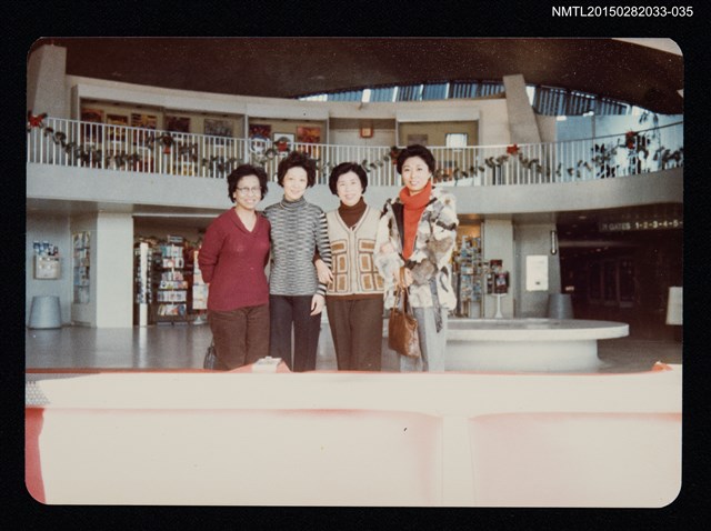 主要名稱：琦君夫婦與友人照2-35圖檔，第1張，共1張