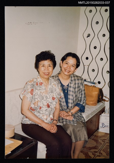 主要名稱：琦君夫婦與友人照2-37圖檔，第1張，共1張