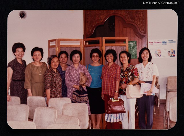 主要名稱：琦君夫婦與友人照3-40圖檔，第1張，共1張